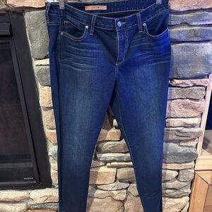 Joe’s jeans, The honey,‎ high rise curvy fit skinny ankle.